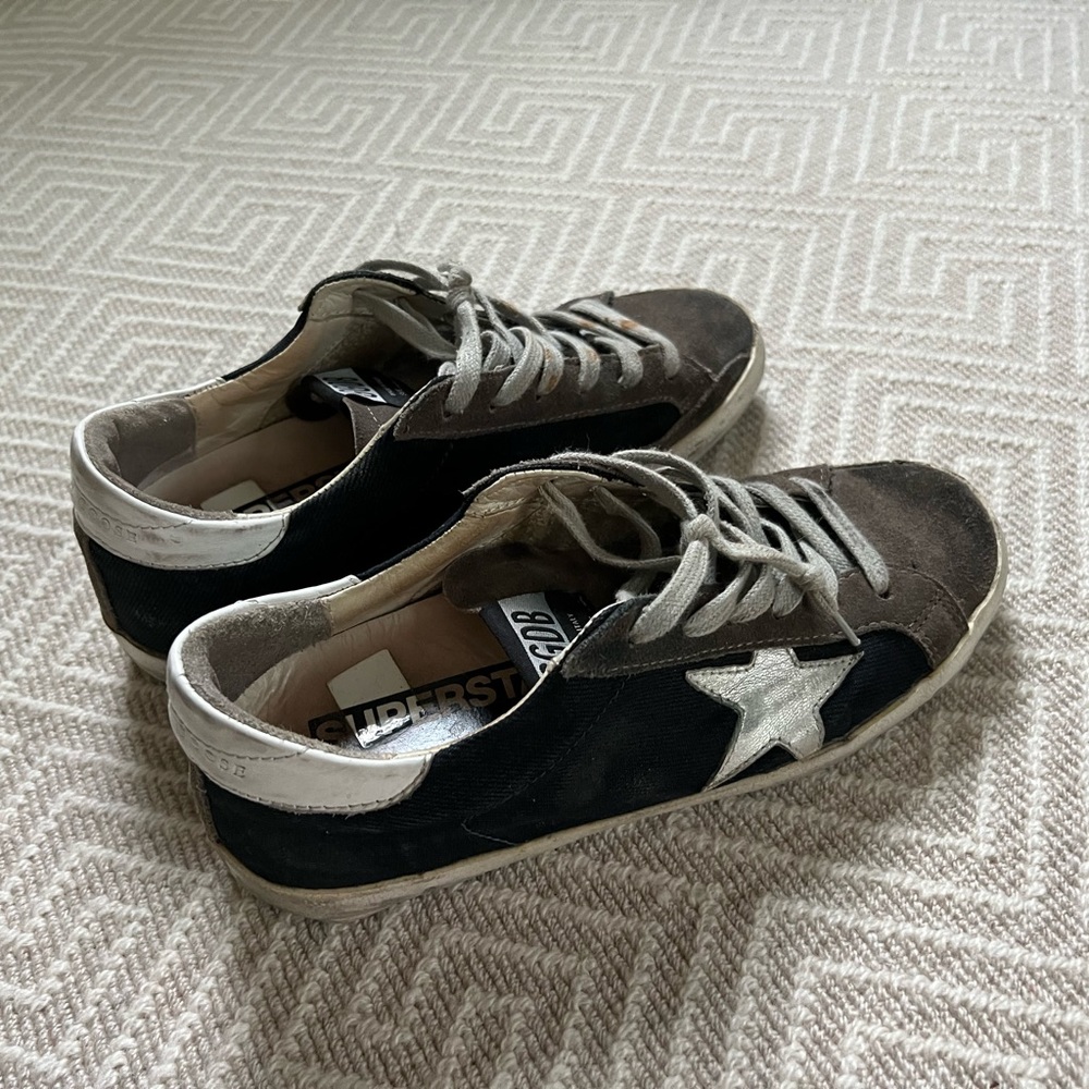 Golden Goose Superstar Low Top Sneakers. IT 38.